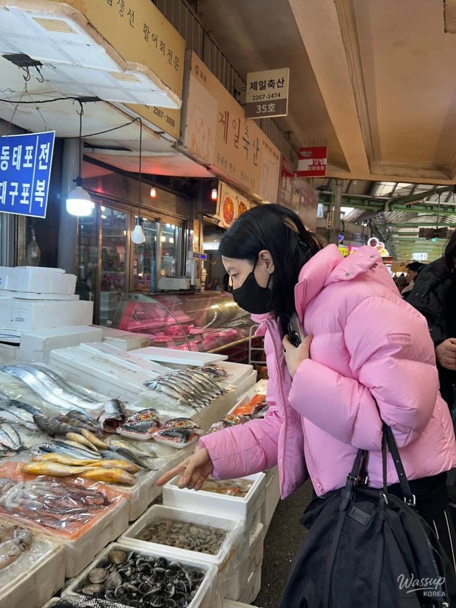 Exploring the Unique Markets of Seoul: Bangsan and Jungbu_08