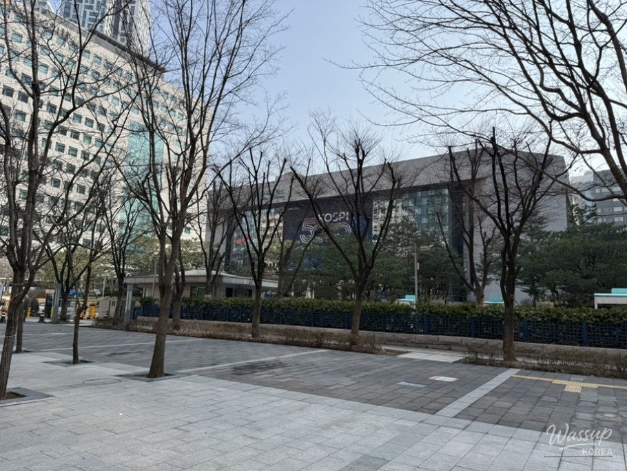 A Visit to Yeouido_01