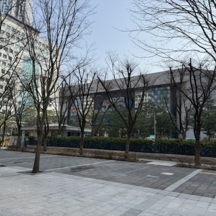 A Visit to Yeouido1300