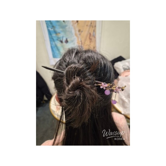 Exploring the Souvenir Shop in Insadong305