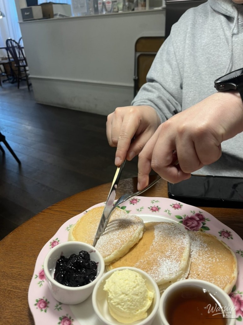 Visit to Honest Pancake in Yeonnam-dong_07