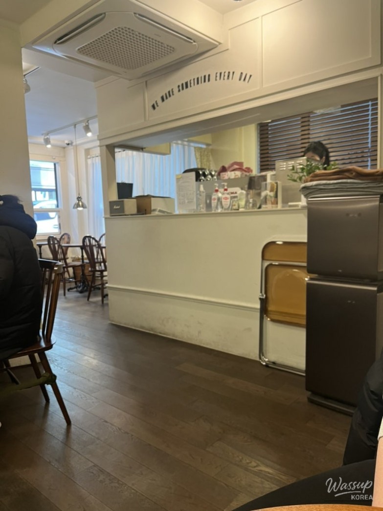 Visit to Honest Pancake in Yeonnam-dong_04