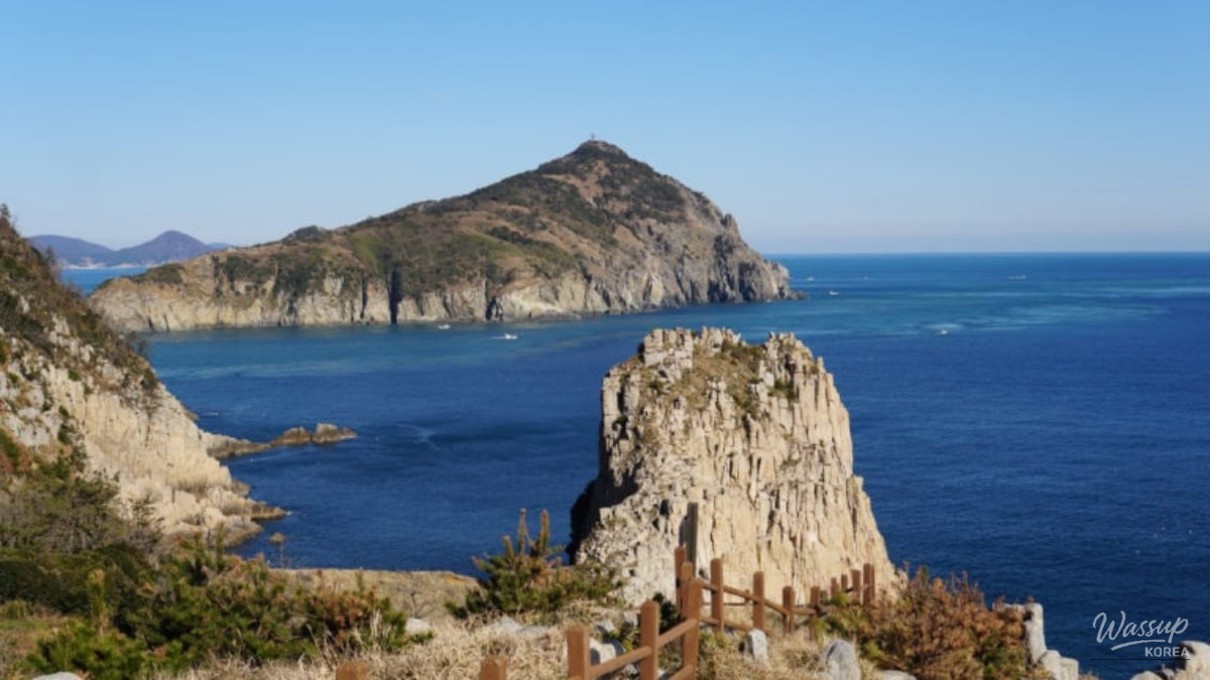 Exploring the Scenic Beauty of Somaemuldo Island_01