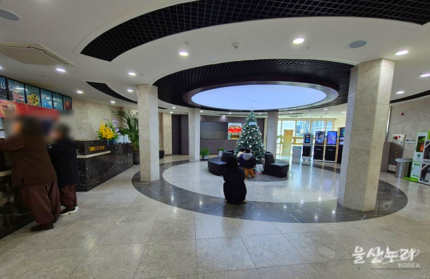 Exploring the Yeongnam Alps Welcome Center_04