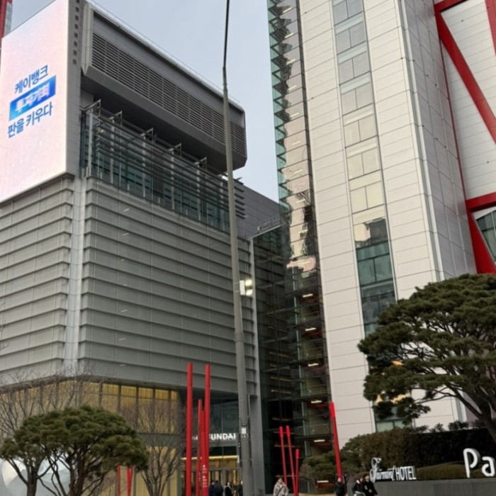 Exploring the Low Vibe Pop-Up at Nice Weather in The Hyundai Seoul1349