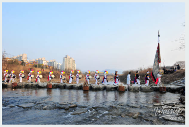 The Perfect Guide to the First Full Moon of the Year_06