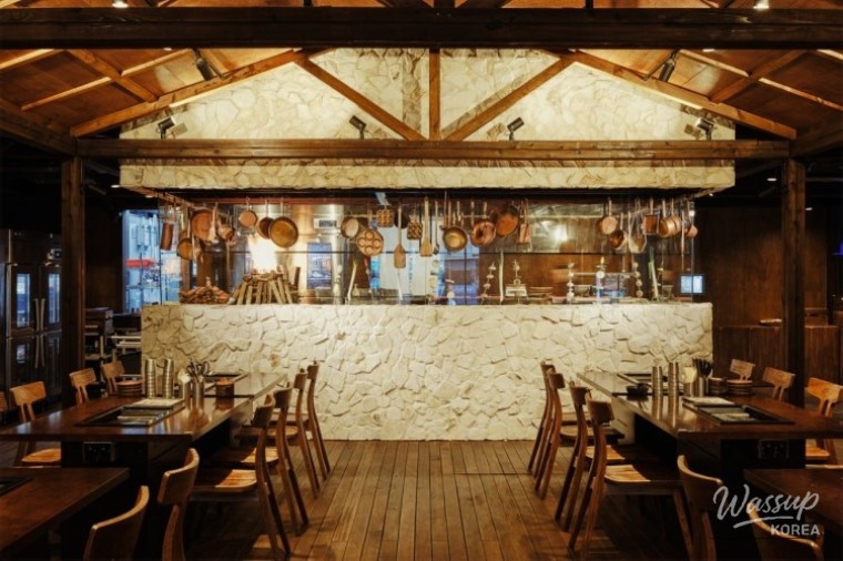 A Unique Dining Experience at Hwayeonsan_03