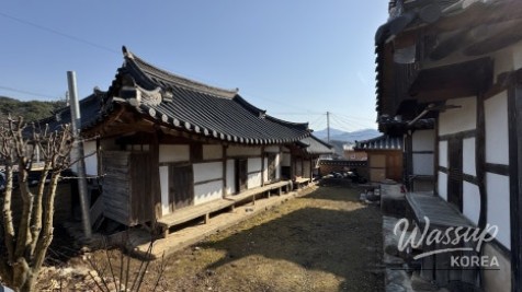 Exploring the Historical and Scenic Wolgok Village_05