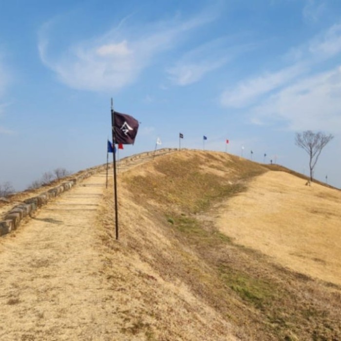 Exploring the Serenity of Yeongiljanggi Eupseong2560