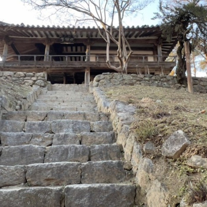 Exploring the Historical Simsojeong Pavilion in Namhae2541