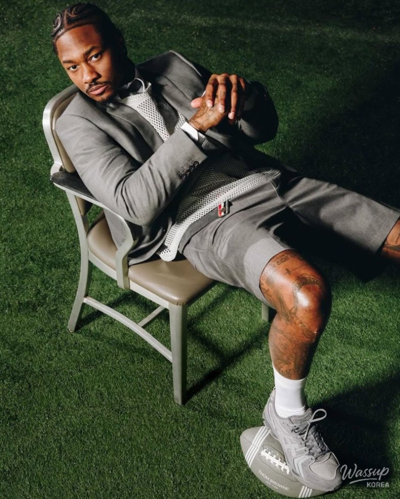 Why the Hype Around Thom Browne's First Sneaker Collaboration?_01