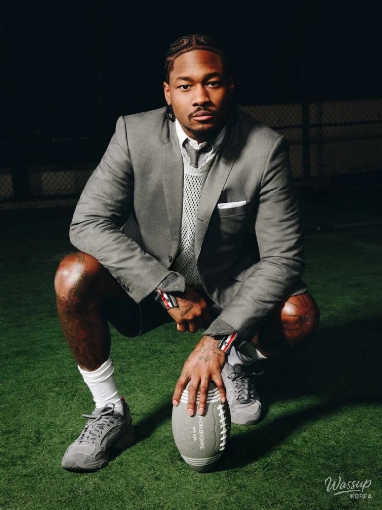 Why the Hype Around Thom Browne's First Sneaker Collaboration?_04