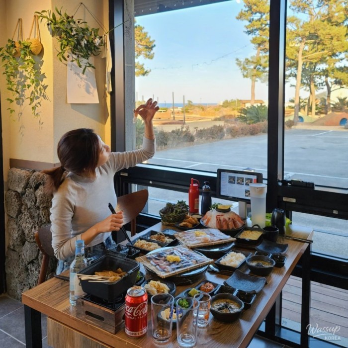 Discovering the Best Seafood at Jeju Hamdeok Sashimi Restaurant1975