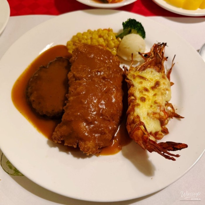 A Visit to Hamji Restaurant in Chuncheon1976