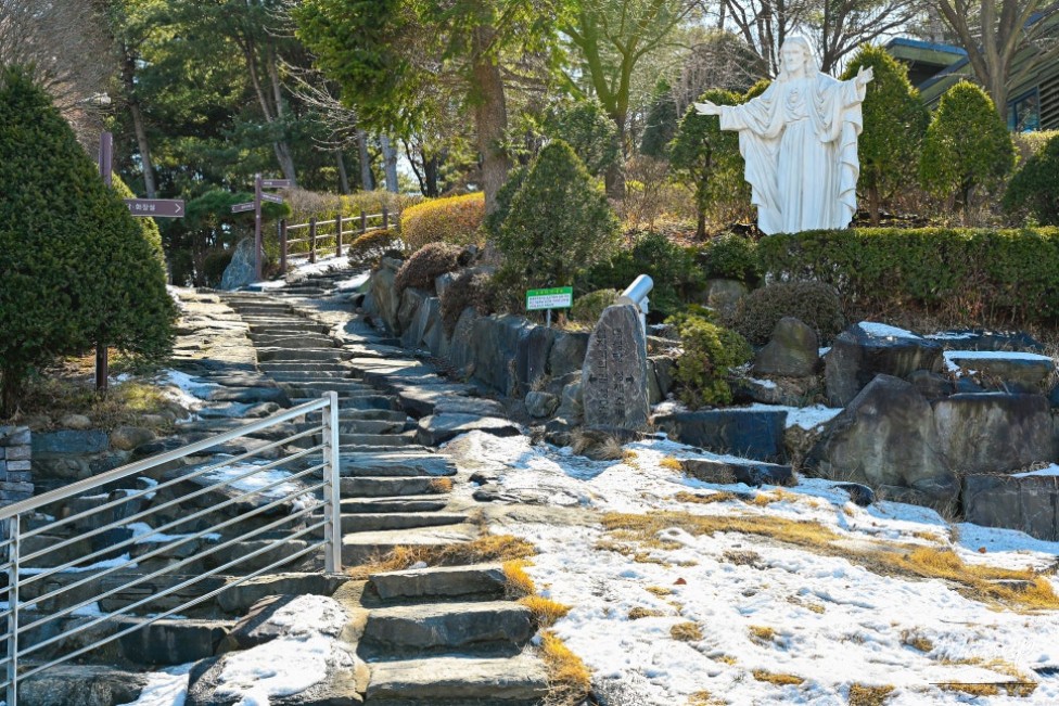 Hwangsae Rock Catholic Martyr Site: A Journey Through Silence_05