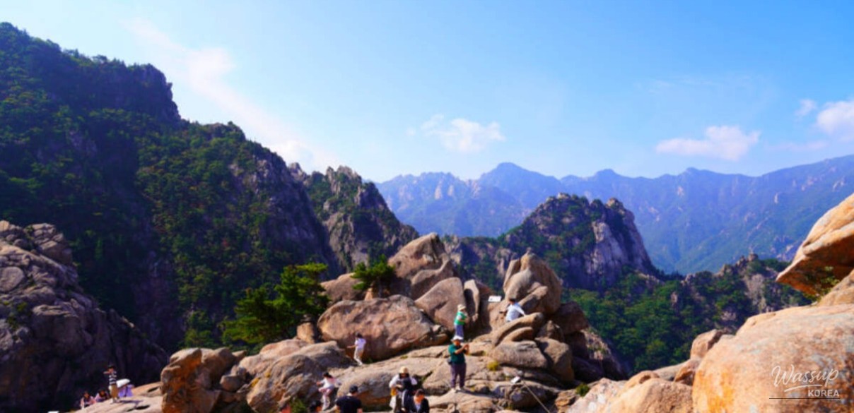 Exploring Seoraksan: A Scenic Adventure in March_04