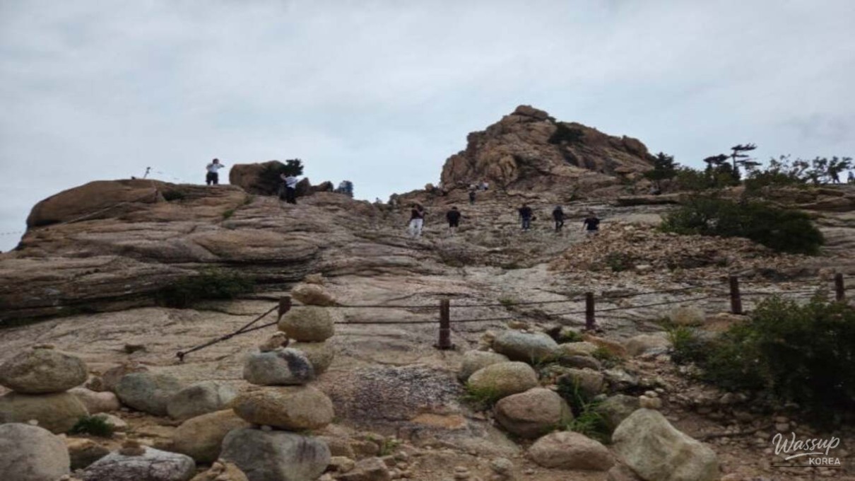 Exploring Seoraksan: A Scenic Adventure in March_03