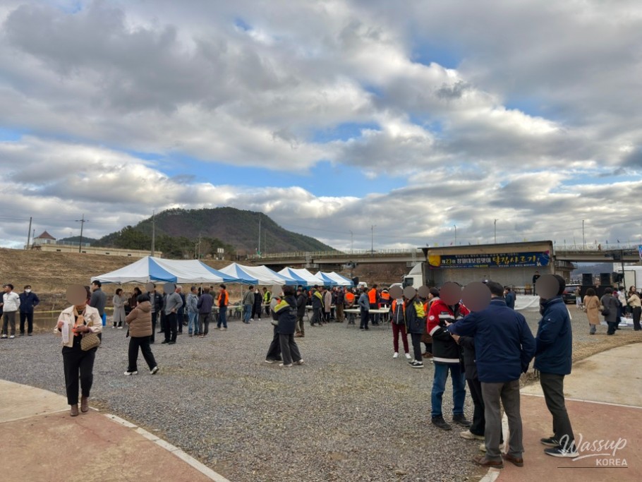 Celebrating the 23rd Full Moon Festival with the Burning of the Moon House_03