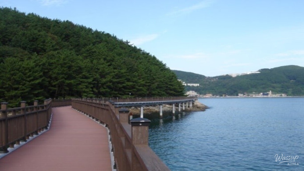 Exploring Geoje Yangjiam Sculpture Park_05