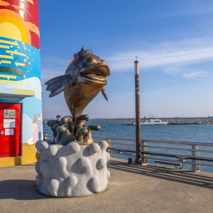 A Serene Coastal Experience1517