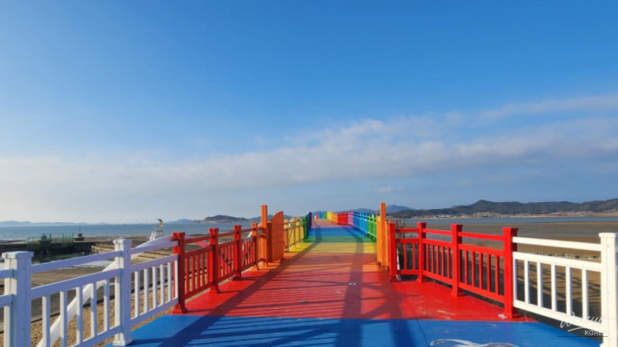 Discover the Charm of Dolmeori Beach in March_02