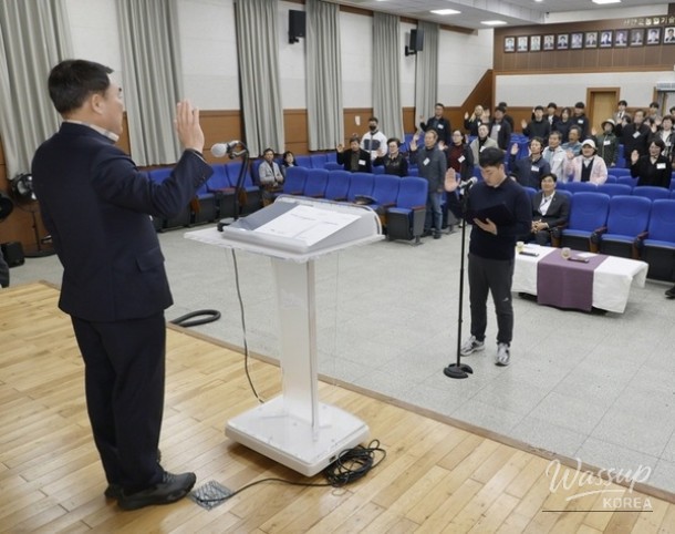 Shinan County's Agricultural University Admission Ceremony_03