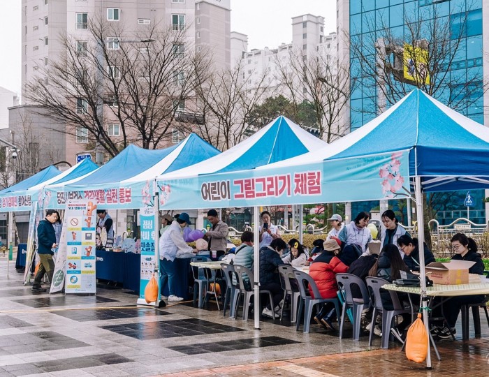 Reducing Sweetness and Filling Health: The Dangjin City Health Center's Obesity Prevention Campaign float