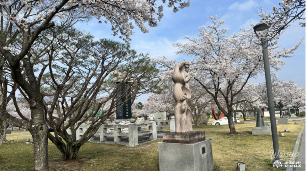 A Tranquil Visit to the Gudrae Sculpture Park in Buyeo_07