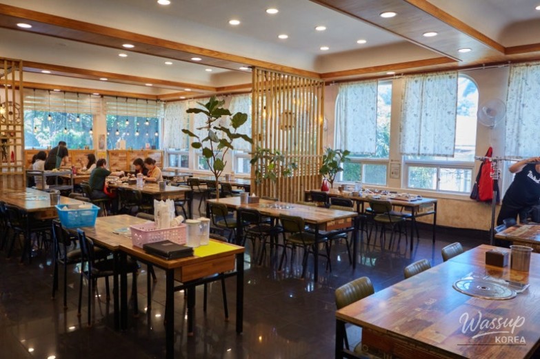 Exploring Jeju's Grilled Fish Restaurants_04