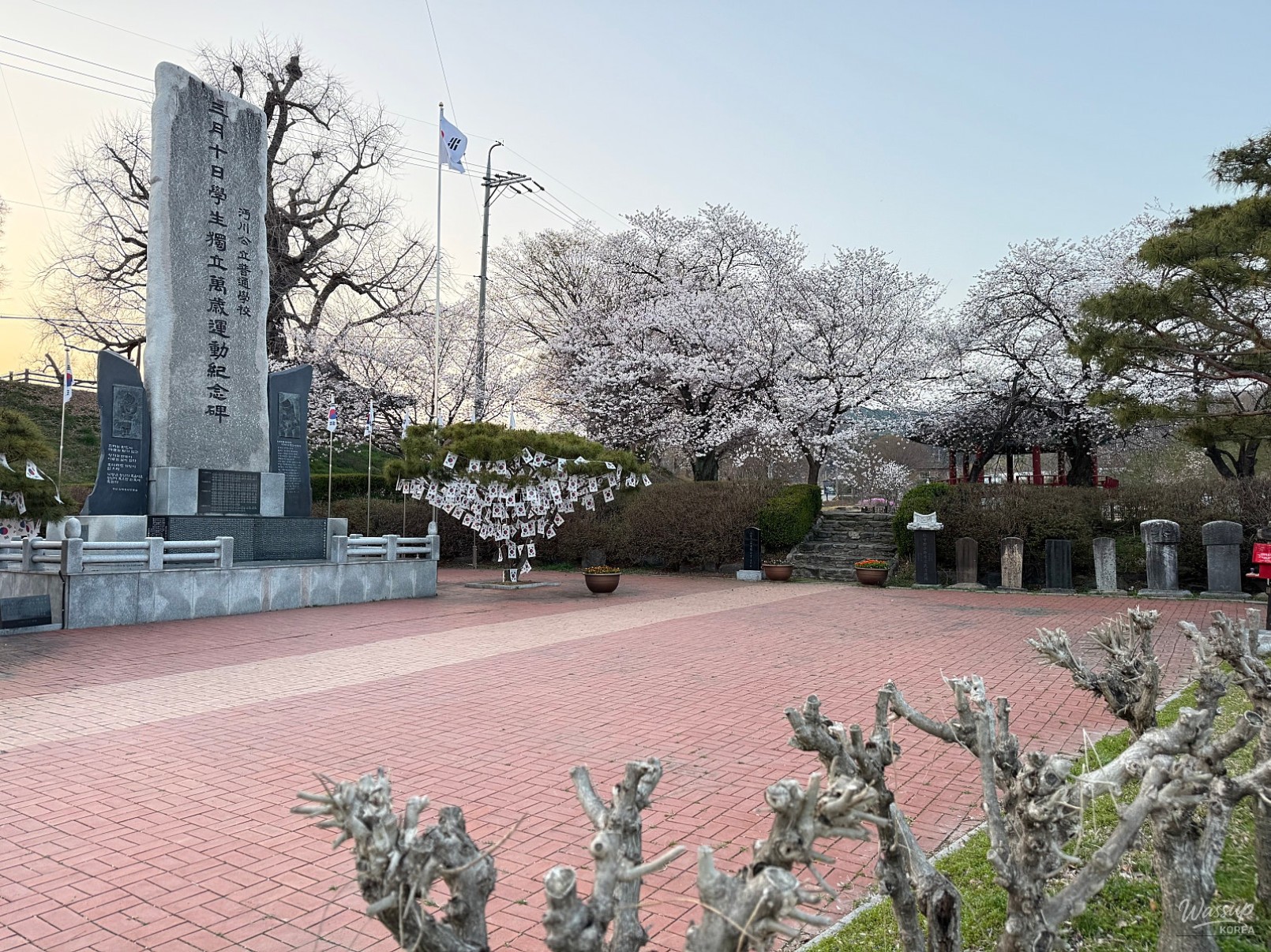 Discovering the Beauty of Gunjajeong in Spring_01