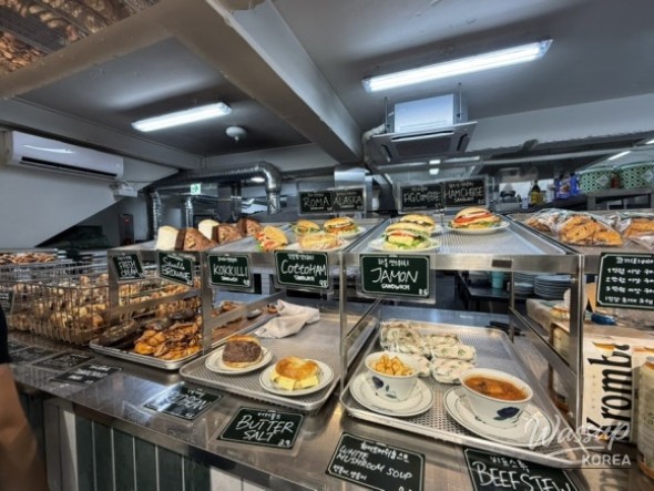 A Visit to Elephant Bagel in Insadong_09