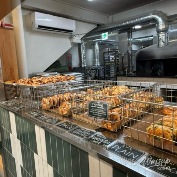 A Visit to Elephant Bagel in Insadong_07