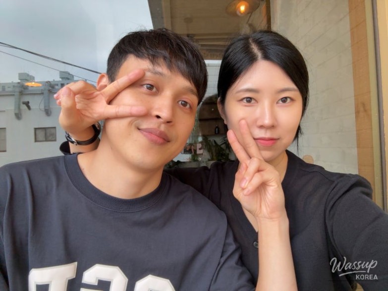 A Cozy Autumn Cafe Experience_13