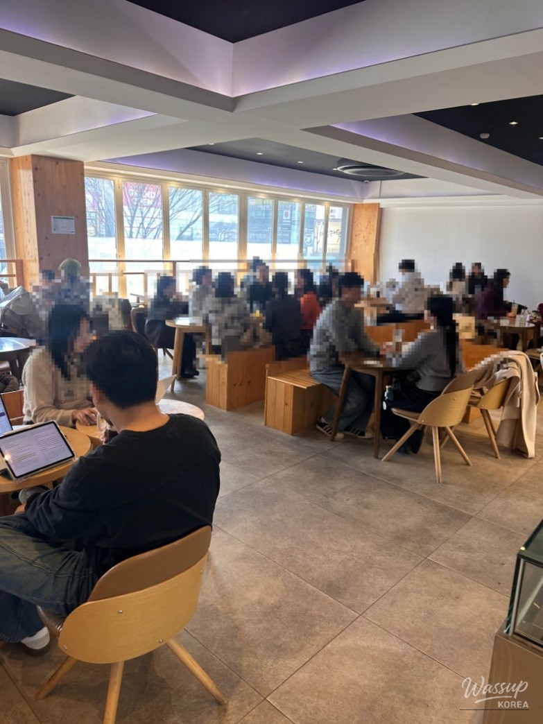 Discovering Wamil Cafe Near Cheolsan Station_02