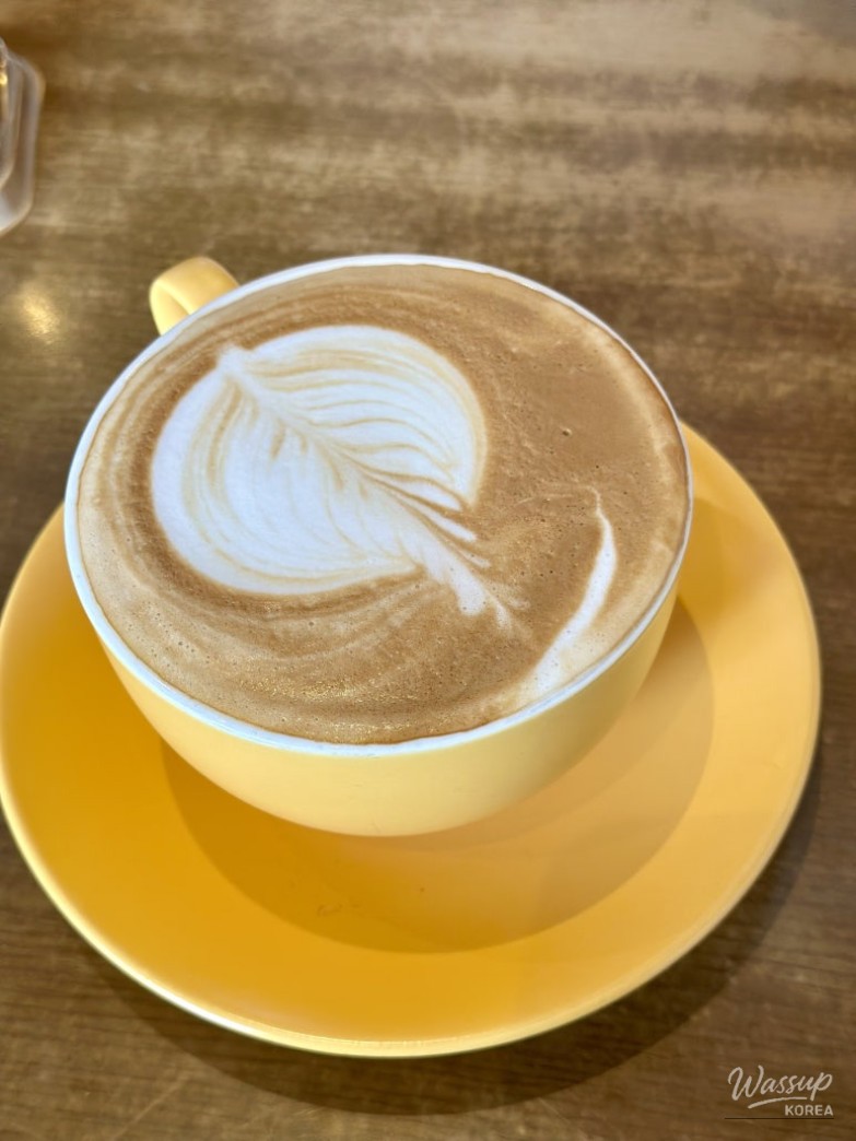 Discovering Wamil Cafe Near Cheolsan Station_10