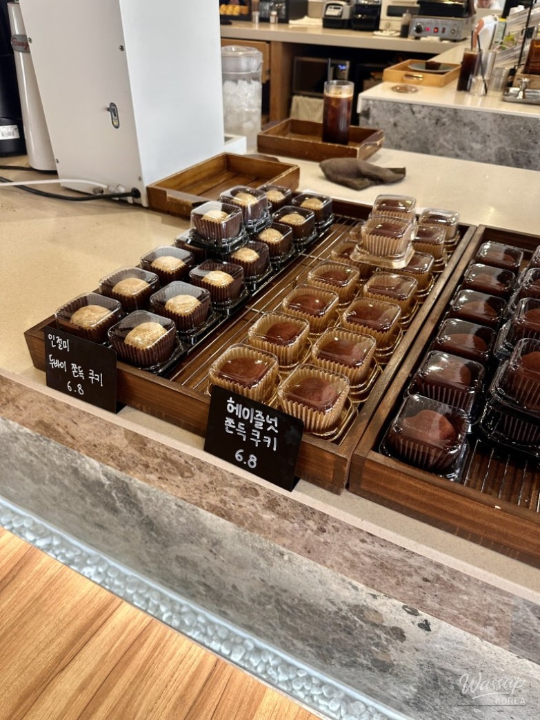 Discovering Wamil Cafe Near Cheolsan Station_03
