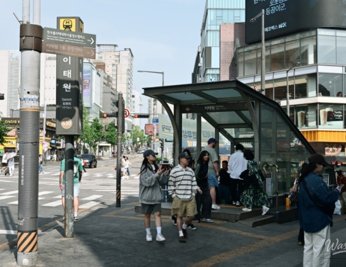 The Origins of Itaewon Antique Furniture Street and the 2026 Festival Experience float