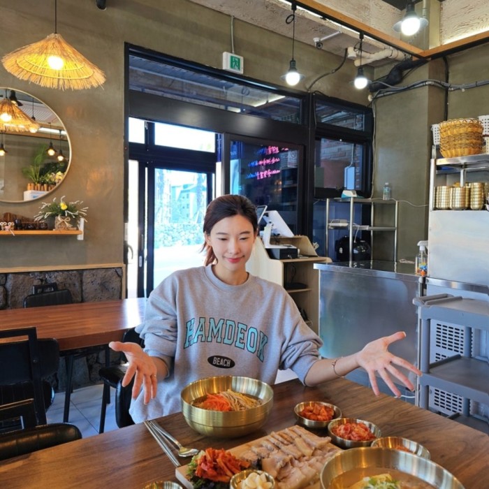 A Culinary Journey at Hamdeok Beach in Jeju2135