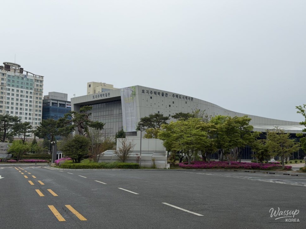 Exploring the LH Land and Housing Museum in Jinju, Gyeongnam_02