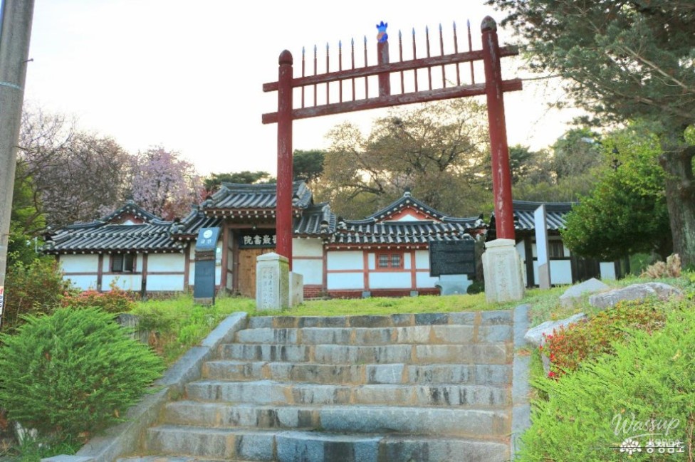 Exploring Seongam Seowon: A Hidden Gem in Spring_04