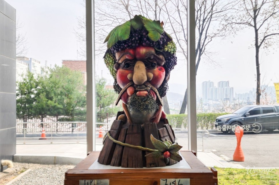 Cultural Exhibition: 'That Alone is My World'_04