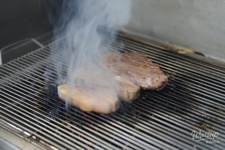 A Culinary Adventure in Jeju: The Best Black Pork Restaurants_11