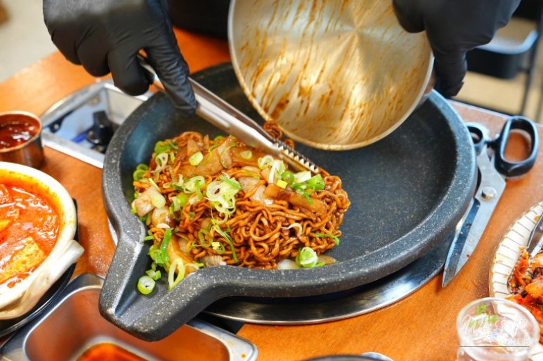 A Culinary Adventure in Jeju: The Best Black Pork Restaurants_25