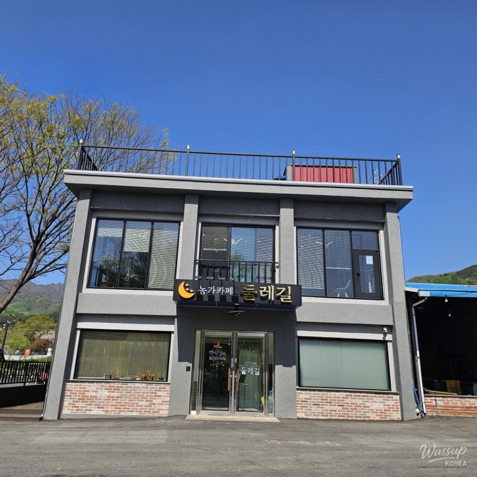 A Unique Café Experience in the Countryside_01