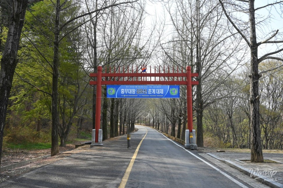 Hidden Cherry Blossom Spot: Gilsangsa Temple_03