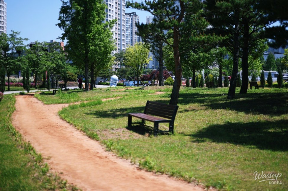 Family-Friendly Waterchowl Park in Jinju, Gyeongnam_07