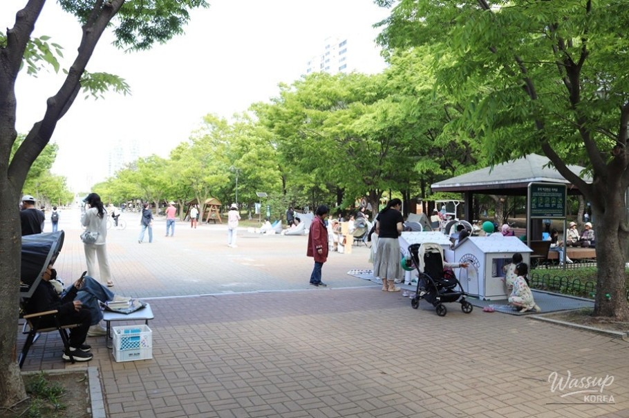 Goyang City Outdoor Library: Books, Outside!_07