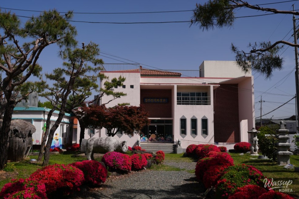 Exploring the Haman Folk Museum_02