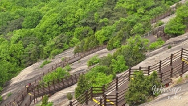 Discover the Stunning Sky Path of Yonggyeolsan_02