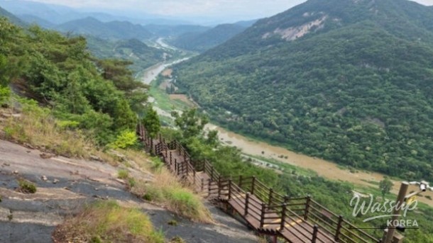 Discover the Stunning Sky Path of Yonggyeolsan_05